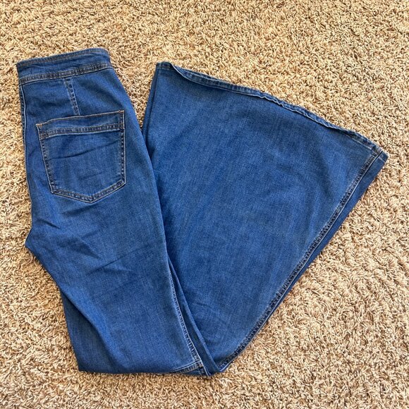 WE THE FREE Know Me Better Flare Jeans in Women's Size 27 Side Zip Flat Front - Picture 5 of 8